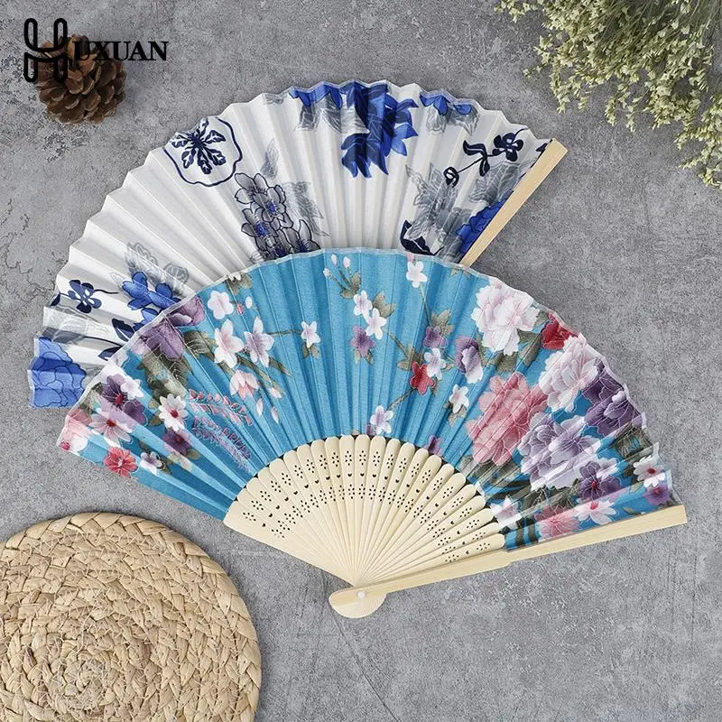Chinese Japanese Style Silk Fan Folding Fan Wedding Fan Art Gifts Dance Hand Fan Vintage Bamboo Folding Hand Held Flower Fan
Chinese Japanese Style Silk Fan Folding Fan Wedding Fan Art Gifts Dance Hand Fan Vintage Bamboo Folding Hand Held Flower Fan