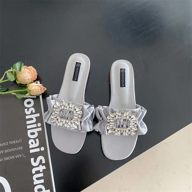 Women Slippers Crystal Pleated Satin Flat Sandals Square Elegant Bow Open Toe Sweet Casual Summer Shoes Fashion 2022 New
Women Slippers Crystal Pleated Satin Flat Sandals Square Elegant Bow Open Toe Sweet Casual Summer Shoes Fashion 2022 New