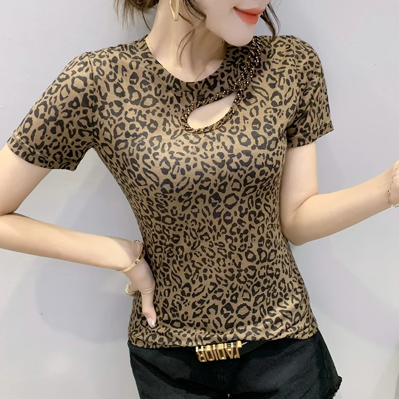 2023 New Summer European Style T-Shirt Chic Sexy Hollow Out O-Neck Shiny Beads Print Leopard Women Tops Short Sleeve Tees 33007
2023 New Summer European Style T-Shirt Chic Sexy Hollow Out O-Neck Shiny Beads Print Leopard Women Tops Short Sleeve Tees 33007