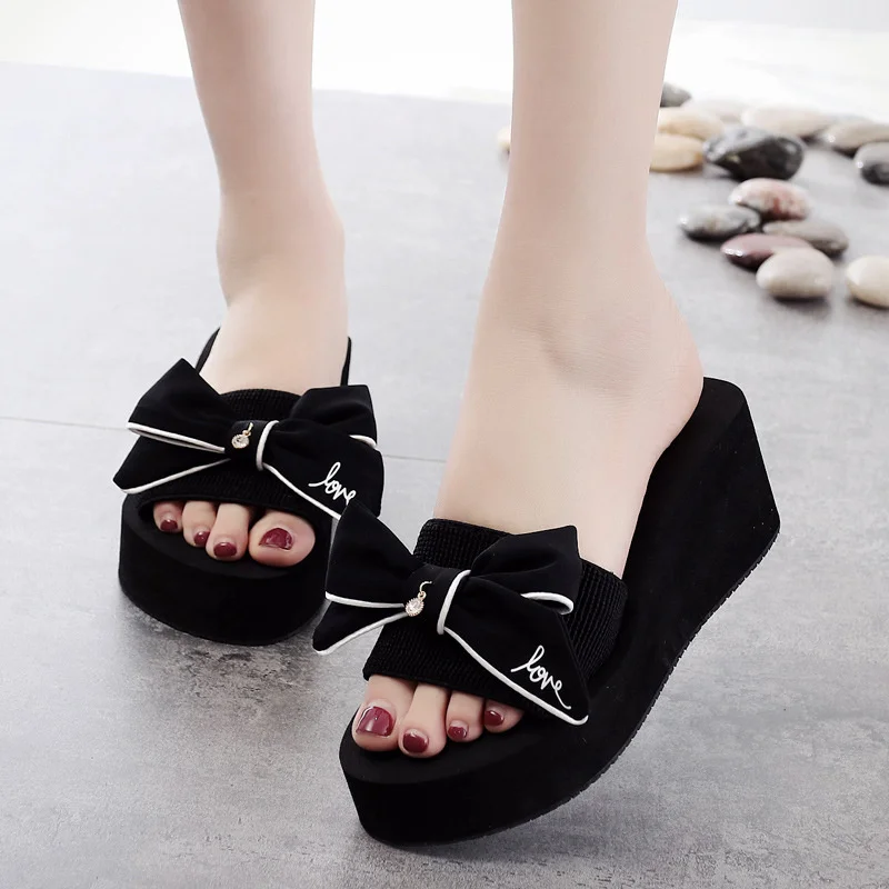 6cm High-heeled Flip Flop Women's Handmade Bow Non Slip Seaside Vacation Travel Slippers Fashion Girl's Beach Shoes
6cm High-heeled Flip Flop Women's Handmade Bow Non Slip Seaside Vacation Travel Slippers Fashion Girl's Beach Shoes