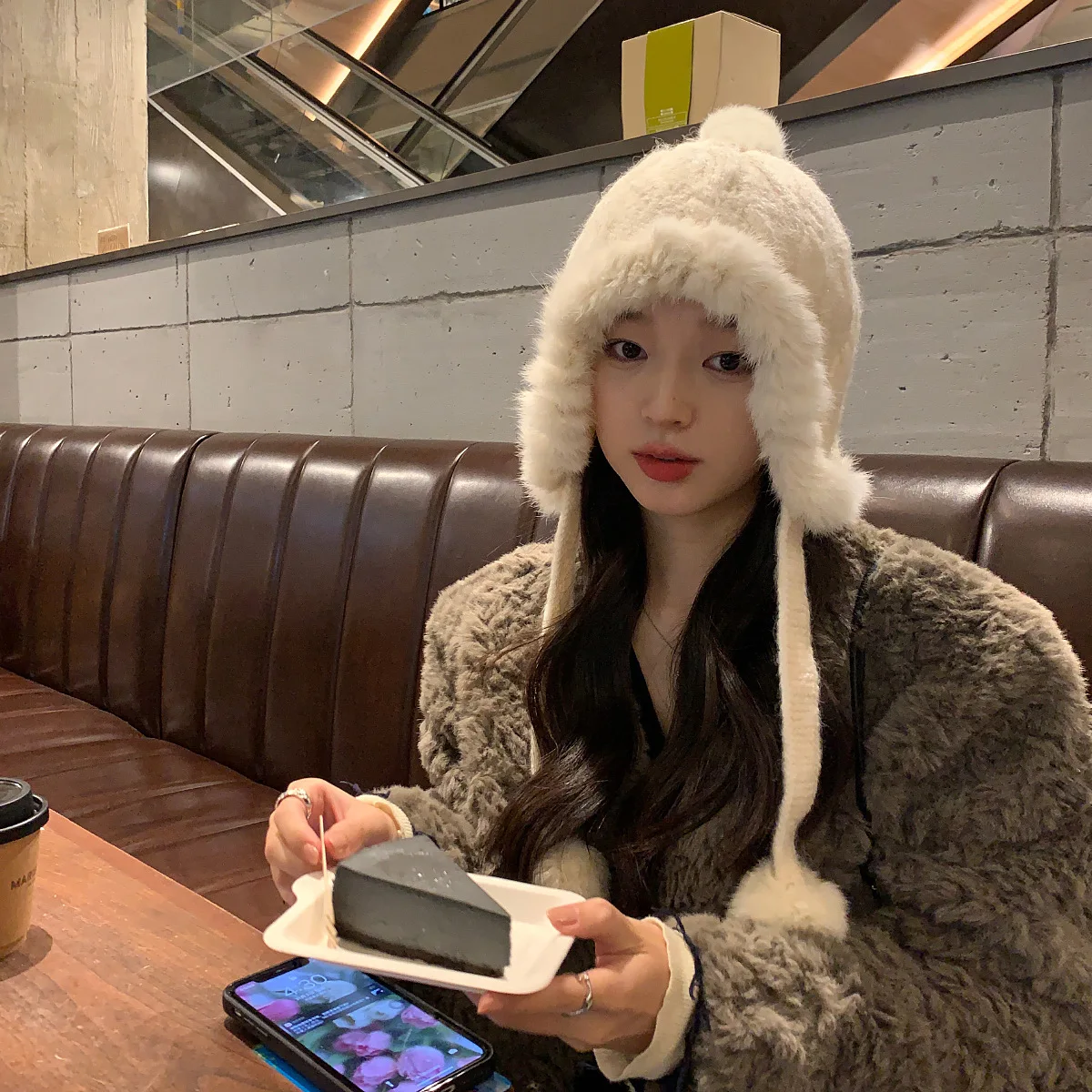Hat women's winter warm hat Korean version tide versatile rabbit hair ear protector knitted beanie
Hat women's winter warm hat Korean version tide versatile rabbit hair ear protector knitted beanie