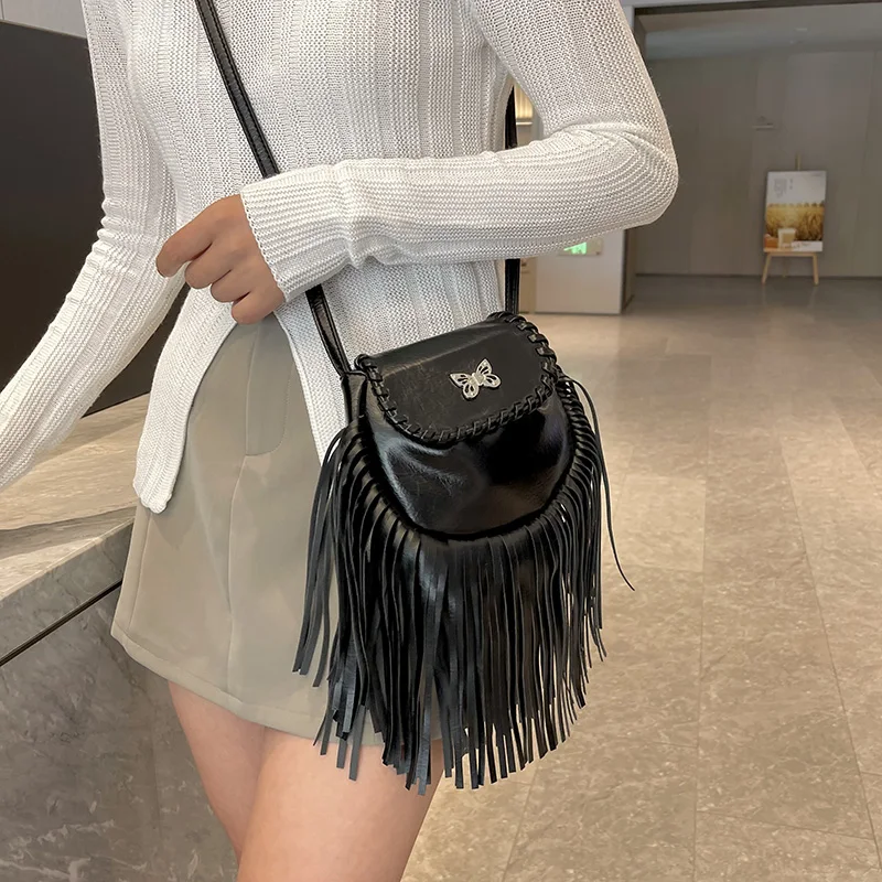 

Fashion Tassel Crossbody Bag Women's Solid Color Leather Fringe Shoulder Bag Autumn Design Punk Style Female Bag Bolsa Feminina