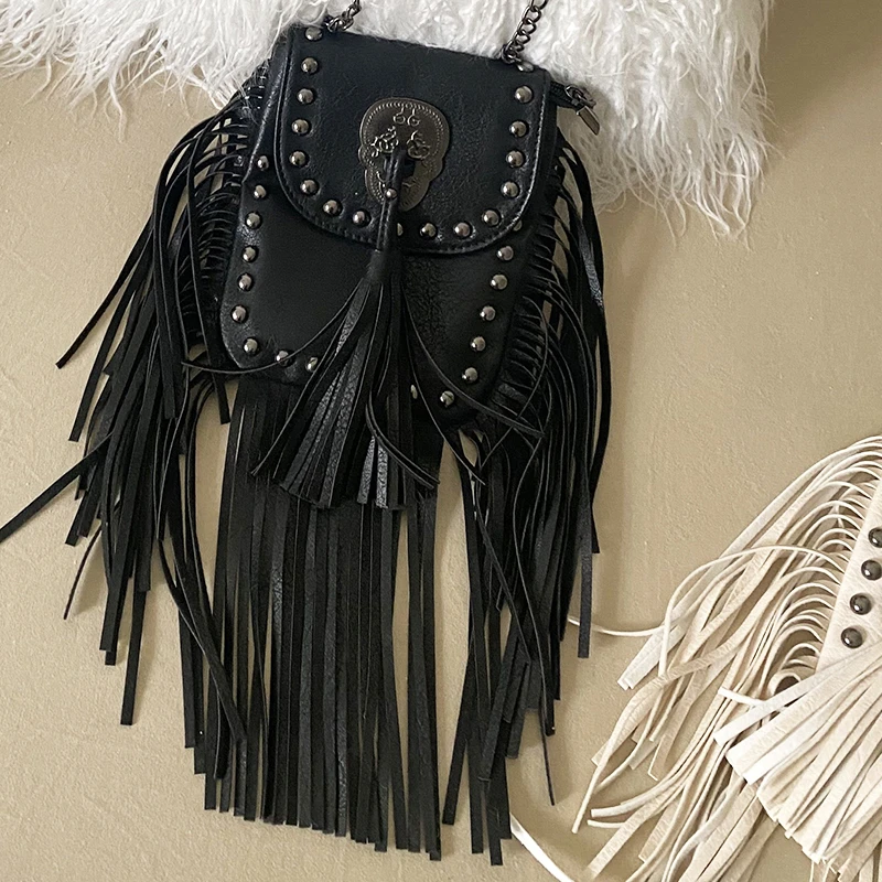 Fashion New Trend Tassel Rivets Crossbody Bag for Women Casual Hot Girl Chain Shoulder Bags for Ladies Solid Color Bags Female
Fashion New Trend Tassel Rivets Crossbody Bag for Women Casual Hot Girl Chain Shoulder Bags for Ladies Solid Color Bags Female