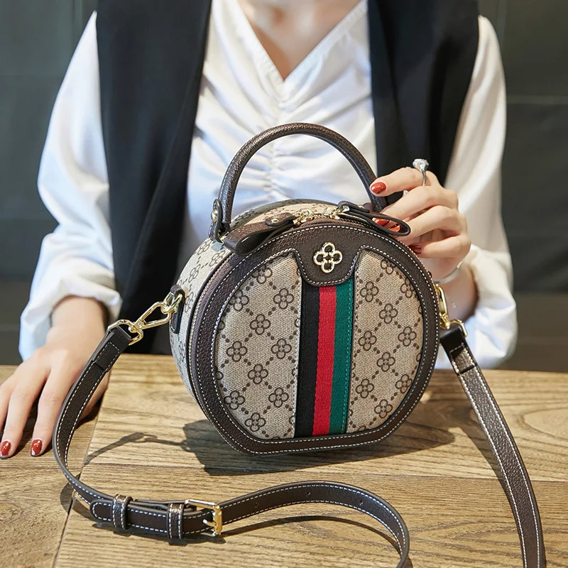 Women Luxury Designer Shoulder Bag High Quality Leather Ladies Crossbody Messenger Bags Female Fashion Round Handbag and Purses
Women Luxury Designer Shoulder Bag High Quality Leather Ladies Crossbody Messenger Bags Female Fashion Round Handbag and Purses