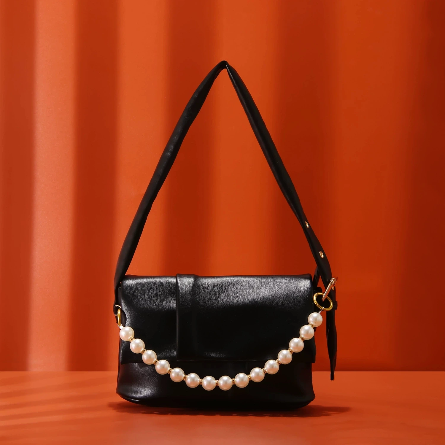 New Pearl Shoulder Bag for Women Design Sense Tote Bag Soft Leather Versatile Crossbody Bag for Ladies Fashion Handbags 2022
New Pearl Shoulder Bag for Women Design Sense Tote Bag Soft Leather Versatile Crossbody Bag for Ladies Fashion Handbags 2022