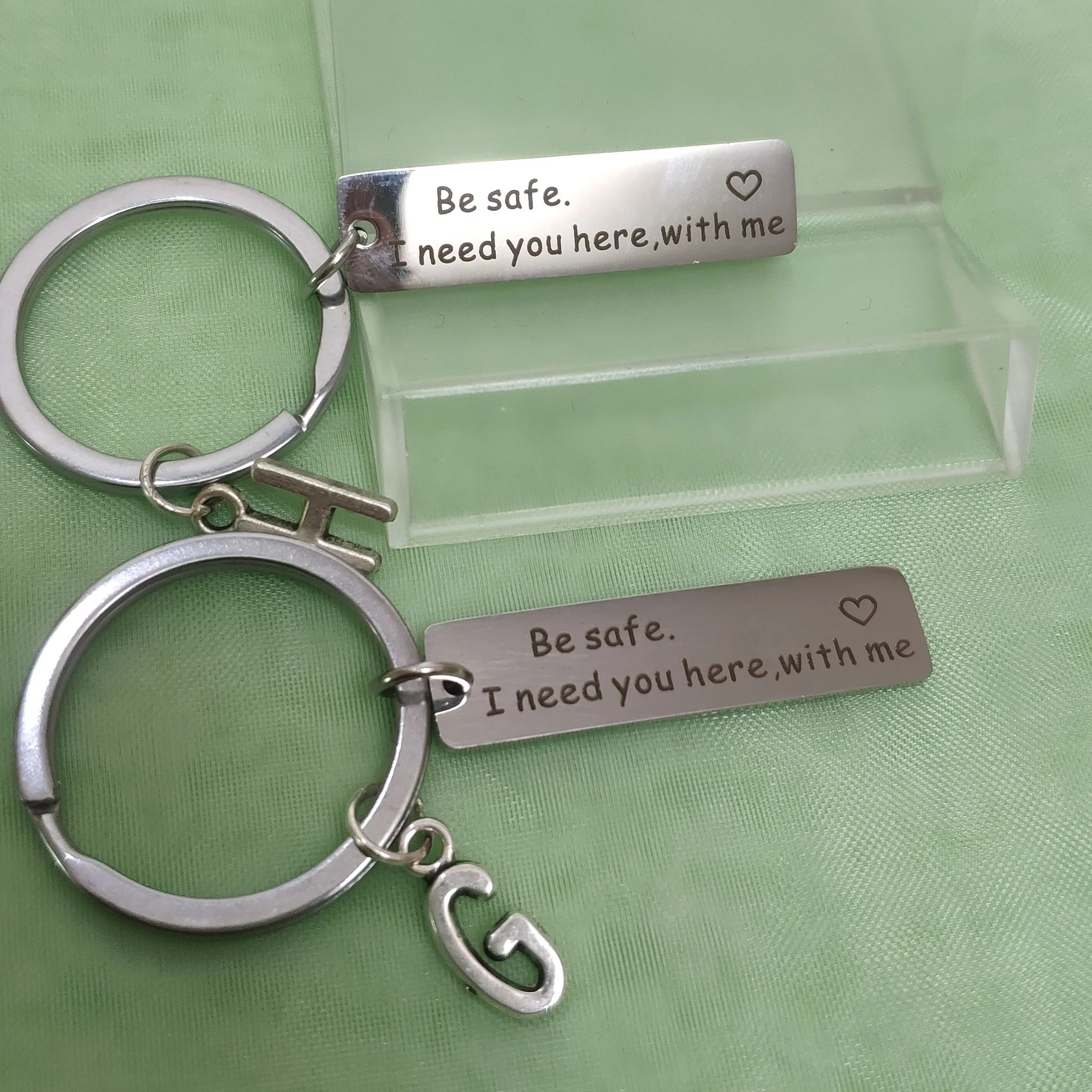 Safe Driving Best Friend Stainless Steel Plate Couple Gift 26 Letters Keychain for Car Keys Warm Reminder Unisex Ornaments
Safe Driving Best Friend Stainless Steel Plate Couple Gift 26 Letters Keychain for Car Keys Warm Reminder Unisex Ornaments