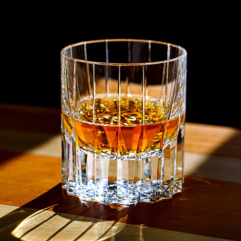 Glass whisky glass Wine glass premium sense cut sub water cup hand-carved light luxury cup beer glass
Glass whisky glass Wine glass premium sense cut sub water cup hand-carved light luxury cup beer glass