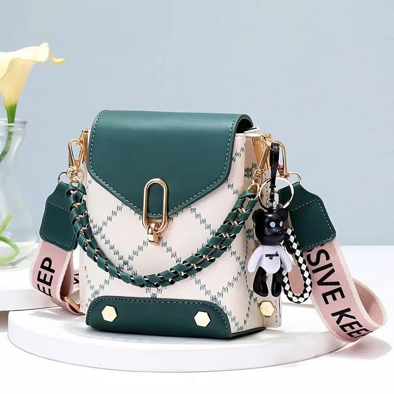 Trendy Mobile Bag for Women 2023 New Trendy Crossbody Shoulder Bag Fashion Versatile Ins Handheld Small Shoulder Bag
Trendy Mobile Bag for Women 2023 New Trendy Crossbody Shoulder Bag Fashion Versatile Ins Handheld Small Shoulder Bag