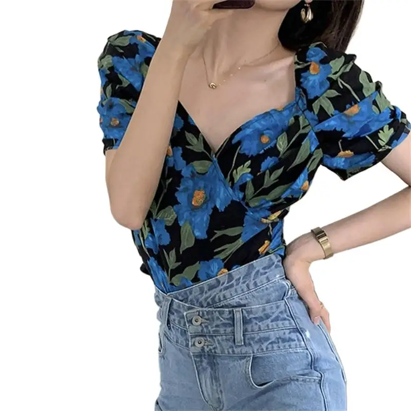 Summer Blue Vintage Printed Cotton Women Hotsweet Crop Tops V-Neck Puff Sleeve High Street Chic Elegant Gentle Clothig Blouses
Summer Blue Vintage Printed Cotton Women Hotsweet Crop Tops V-Neck Puff Sleeve High Street Chic Elegant Gentle Clothig Blouses