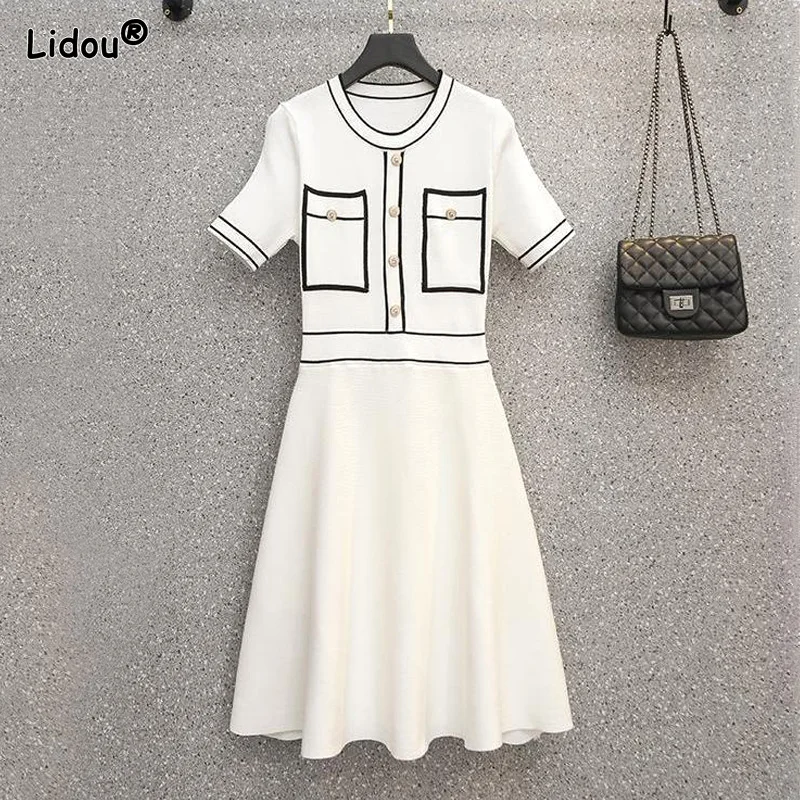 Korean Elegant Simple Women's Clothing O-neck Knee-length Office Lady Solid Pullover Summer Short Sleeve Pockets Button Dresses
Korean Elegant Simple Women's Clothing O-neck Knee-length Office Lady Solid Pullover Summer Short Sleeve Pockets Button Dresses