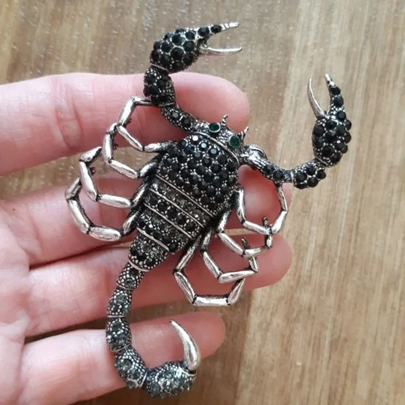Retro Scorpion Rhinestone Brooch Pin Vintage Women Crystal Pin Scarf Clip Accessories Pins Brooches
Retro Scorpion Rhinestone Brooch Pin Vintage Women Crystal Pin Scarf Clip Accessories Pins Brooches