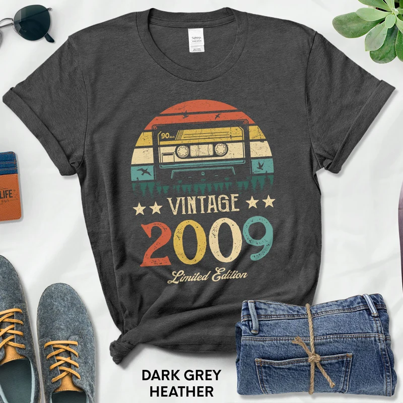 Vintage 2009 Limited Edition Women T Shirt 13nd 13 Years Old Birthday Girlfriend Daughter Gift Cotton Black T-shirt Teenage Top
Vintage 2009 Limited Edition Women T Shirt 13nd 13 Years Old Birthday Girlfriend Daughter Gift Cotton Black T-shirt Teenage Top