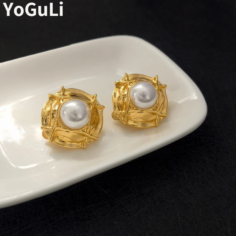 Modern Jewelry Glass Pearl Earring 2022 New Trend Vintage Temperament Irregular Ear Clip For Women Accessories
Modern Jewelry Glass Pearl Earring 2022 New Trend Vintage Temperament Irregular Ear Clip For Women Accessories