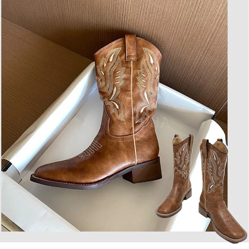 Western Cowboy Boots for Women Brown Retro Embroidered Leather Cowgirl Boots Low Heels Shoes Casual Square Toe Short Boots
Western Cowboy Boots for Women Brown Retro Embroidered Leather Cowgirl Boots Low Heels Shoes Casual Square Toe Short Boots