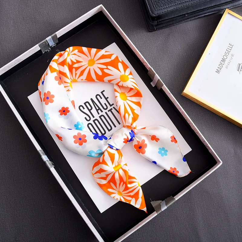 Summer Small Floral Pastoral Imitation Silk Square Scarf For Women Girl French Sweet Neck Scarves Birthday Gift Accessories
Summer Small Floral Pastoral Imitation Silk Square Scarf For Women Girl French Sweet Neck Scarves Birthday Gift Accessories