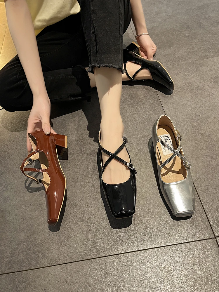 Fashion High-heeled Shoes Women's Shoes 2022 Spring and Autumn New Shallow Mouth Buckle Strap Thick Heel Mary Jane Shoes
Fashion High-heeled Shoes Women's Shoes 2022 Spring and Autumn New Shallow Mouth Buckle Strap Thick Heel Mary Jane Shoes