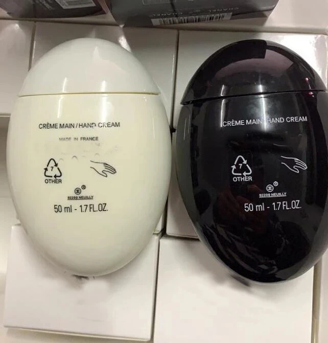 HIGH QUALITY FRENCH BRAND LA CREME MAIN VELOUTE ADOUCIT ECLAIRCIT SMOOTH SOFTEN BRIGHTEN HAND CREAM FOR HAND CARE LOTION 50ML
HIGH QUALITY FRENCH BRAND LA CREME MAIN VELOUTE ADOUCIT ECLAIRCIT SMOOTH SOFTEN BRIGHTEN HAND CREAM FOR HAND CARE LOTION 50ML