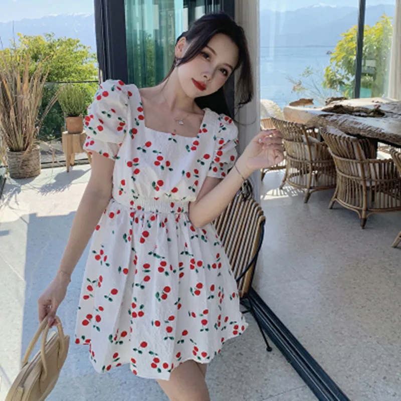 Женское платье с принтом вишни, подиумное пляжное мини-платье с квадратным вырезом, рукавами-фонариками и эластичным поясом, лето 2022
Женское платье с принтом вишни, подиумное пляжное мини-платье с квадратным вырезом, рукавами-фонариками и эластичным поясом, лето 2022
