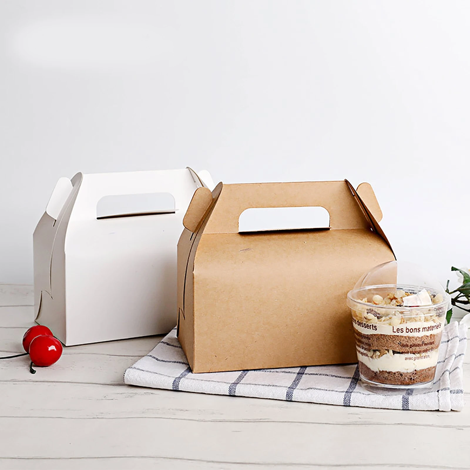 10Pcs/Set Cake Packaging Carton with Handle Portable Cake Candy Chocolate Bread Kraft Paper Box Birthday Wedding Gift Packing
10Pcs/Set Cake Packaging Carton with Handle Portable Cake Candy Chocolate Bread Kraft Paper Box Birthday Wedding Gift Packing