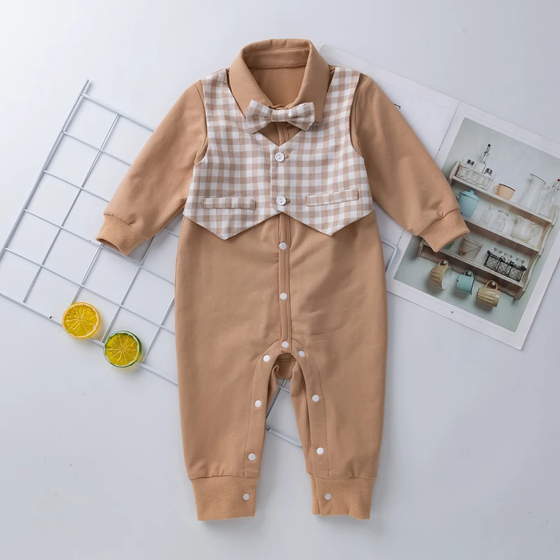 Женский весенне-осенний костюм с длинным рукавом и бантом
Женский весенне-осенний костюм с длинным рукавом и бантом