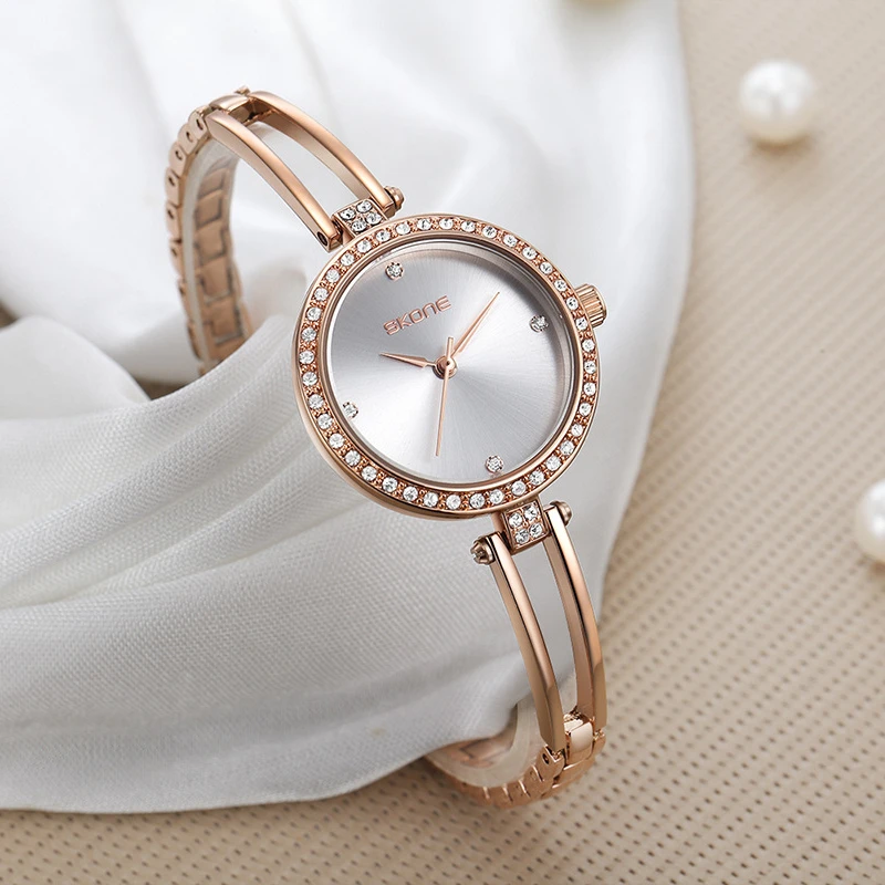 Luxury Casual Watches for Women Ladies Fashion Quartz Watch Band Dial Women Wrist Watches relogio feminino
Luxury Casual Watches for Women Ladies Fashion Quartz Watch Band Dial Women Wrist Watches relogio feminino