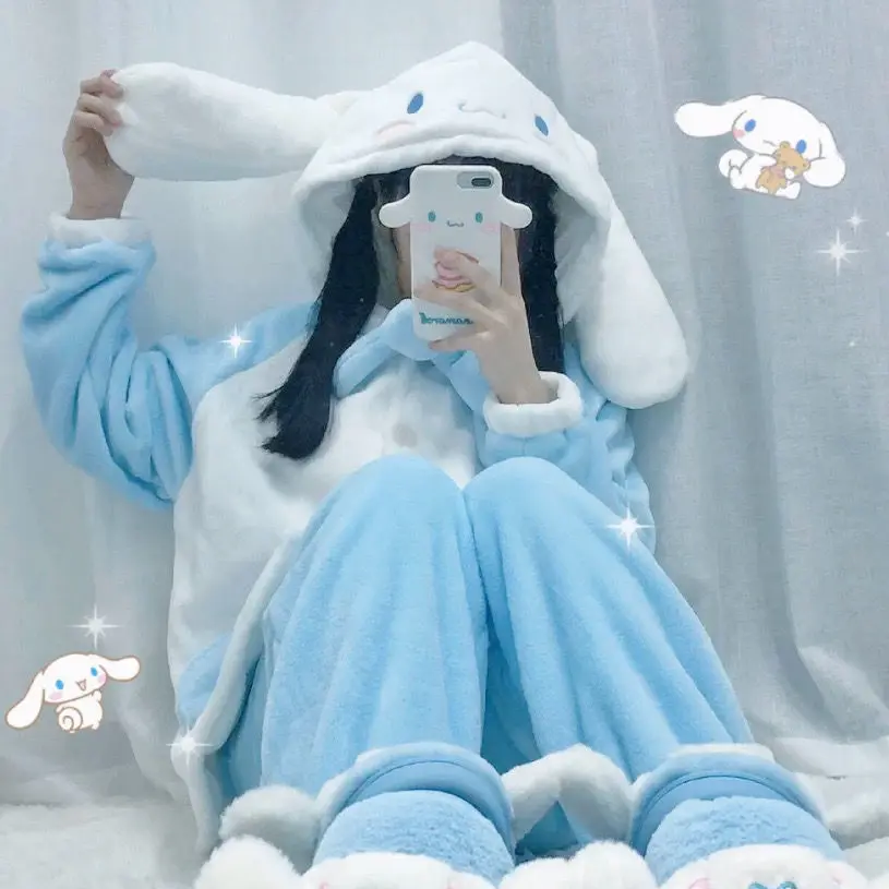 Sanrios Cinnamoroll kawaii Anime Cartoon Flannel Women's Pajamas Set Winter Thickening Nightgown Homewear
Sanrios Cinnamoroll kawaii Anime Cartoon Flannel Women's Pajamas Set Winter Thickening Nightgown Homewear