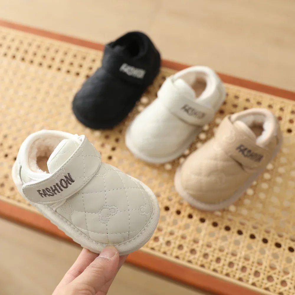 New Female Baby Boy Plus Velvet Warm Snow Boots 0-2 Years Old Infant Toddler Shoes Soft-soled Cotton Shoes in Autumn and Winter.
New Female Baby Boy Plus Velvet Warm Snow Boots 0-2 Years Old Infant Toddler Shoes Soft-soled Cotton Shoes in Autumn and Winter.