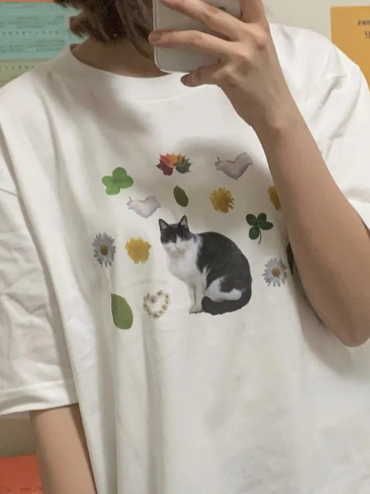 Футболка женская оверсайз с коротким рукавом, Модный повседневный Топ в стиле Харадзюку, с мультяшным принтом кота, в стиле оверсайз, Y2k, лето 2023
Футболка женская оверсайз с коротким рукавом, Модный повседневный Топ в стиле Харадзюку, с мультяшным принтом кота, в стиле оверсайз, Y2k, лето 2023