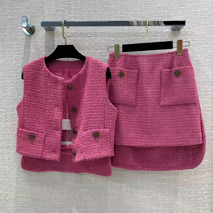 European and American women's clothing winter 2022 new Long sleeve single breasted button fashion Tweed vest Ma3 jia3 coat
European and American women's clothing winter 2022 new Long sleeve single breasted button fashion Tweed vest Ma3 jia3 coat