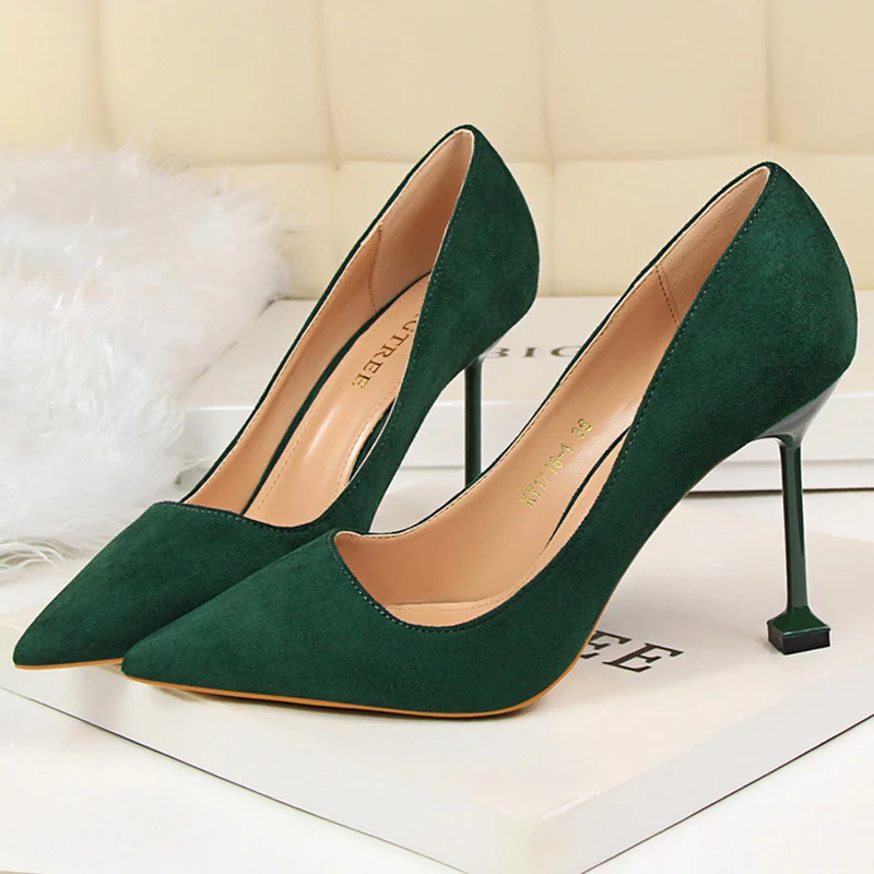 

2022 Women 9.5cm High Heels Suede Nightclub Pumps Lady Sexy Wedding Bridal Pumps Escarpins Fetish Flock Designer Quality Shoes