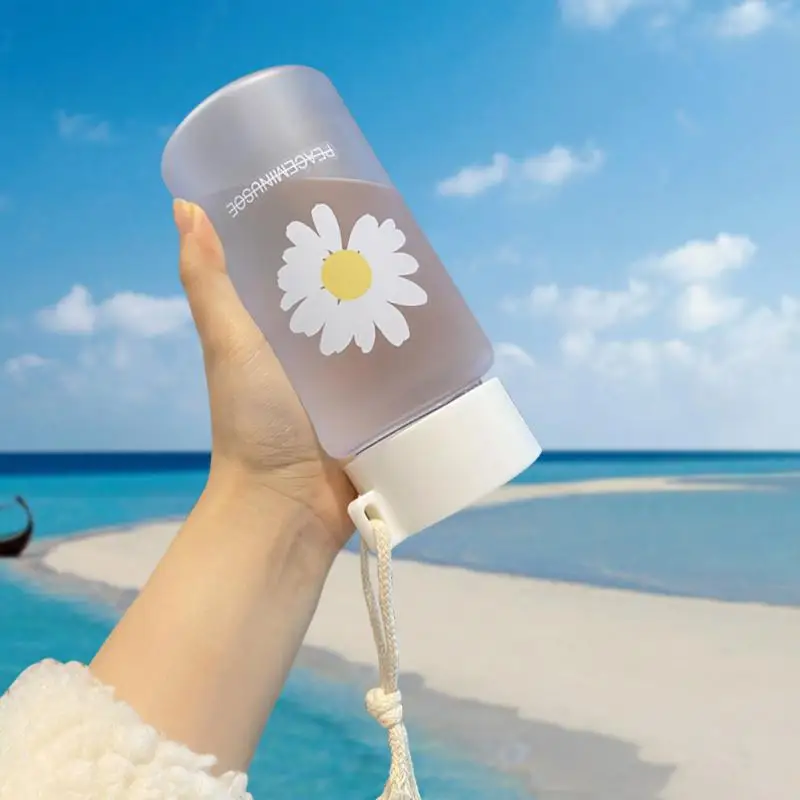 500ML Small Daisy Water Bottles Transparent Plastic BPA Free Portable Frosted Water Bottle Rope Travel Tea Cup Насос Для Воды
500ML Small Daisy Water Bottles Transparent Plastic BPA Free Portable Frosted Water Bottle Rope Travel Tea Cup Насос Для Воды