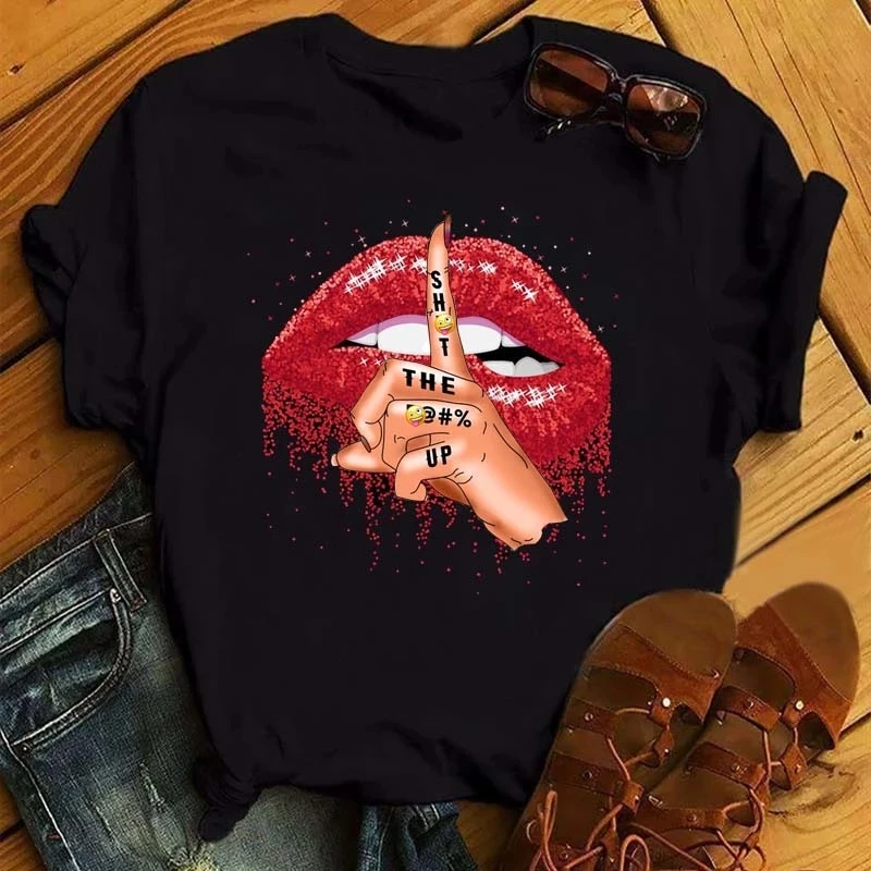 Women Summer Short Sleeve Tshirts Fashion Red Lips Finger Print Ladies T-shirts Top Cartoon Womens Graphic Tees T-Shirts 여성용 티셔츠
Women Summer Short Sleeve Tshirts Fashion Red Lips Finger Print Ladies T-shirts Top Cartoon Womens Graphic Tees T-Shirts 여성용 티셔츠