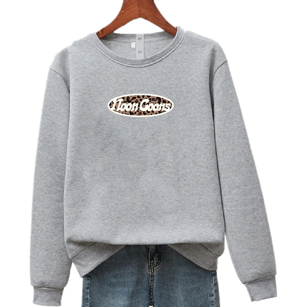 Мужской пуловер с длинным рукавом и круглым вырезом
Мужской пуловер с длинным рукавом и круглым вырезом