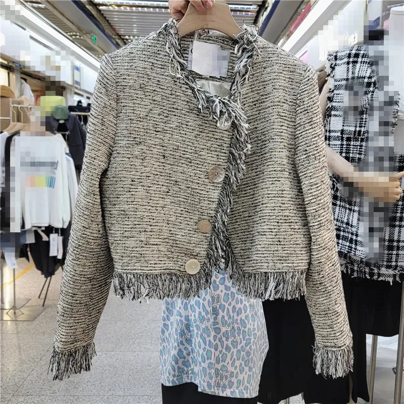 French small wind white short tassel coat female age season 2022 new irregular designs temperament coat jackets for women
French small wind white short tassel coat female age season 2022 new irregular designs temperament coat jackets for women