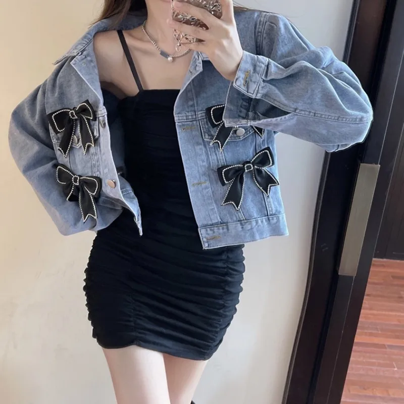 Spring Vintage Fashion Denim Jacket Coat Female 2022 Korea Style Sweet Bow Women Streetwear Long Sleeve Casual Outerwear
Spring Vintage Fashion Denim Jacket Coat Female 2022 Korea Style Sweet Bow Women Streetwear Long Sleeve Casual Outerwear