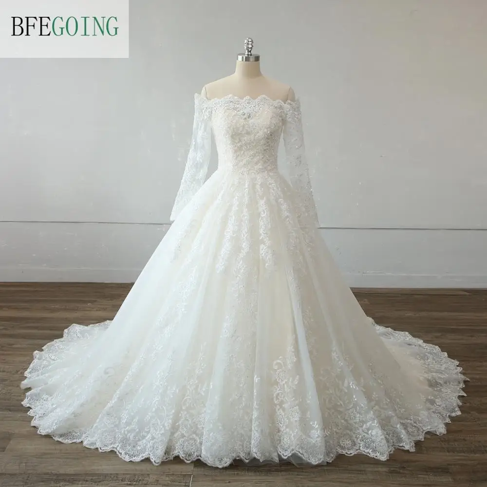 Lace Long Sleeves Wedding Gowns Chapel Train Custom Made Off The Shoulder Floor-Length Appliques Bridal Dresses
Lace Long Sleeves Wedding Gowns Chapel Train Custom Made Off The Shoulder Floor-Length Appliques Bridal Dresses