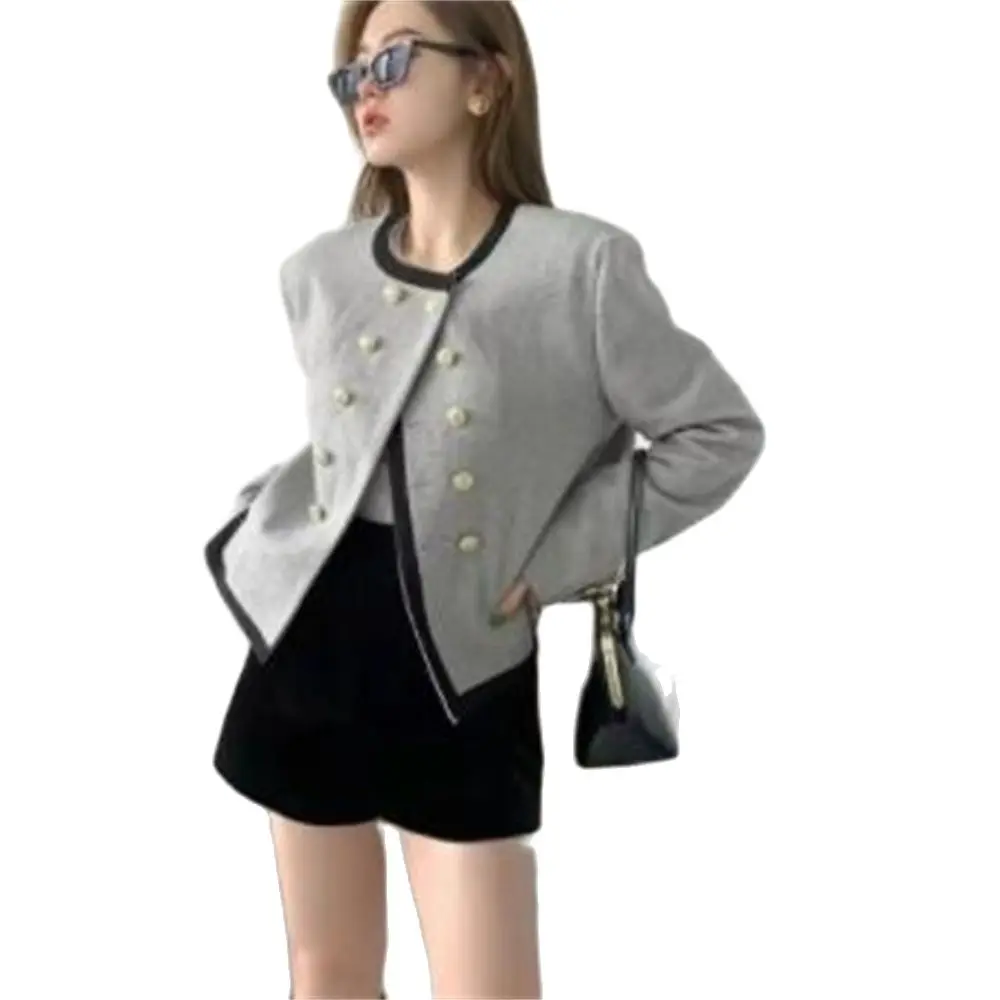 2022 Spring Autumn New Outwear Tops Korean Contrast Color Double Breasted O-Neck Coat Fashion Short Women Jacket
2022 Spring Autumn New Outwear Tops Korean Contrast Color Double Breasted O-Neck Coat Fashion Short Women Jacket
