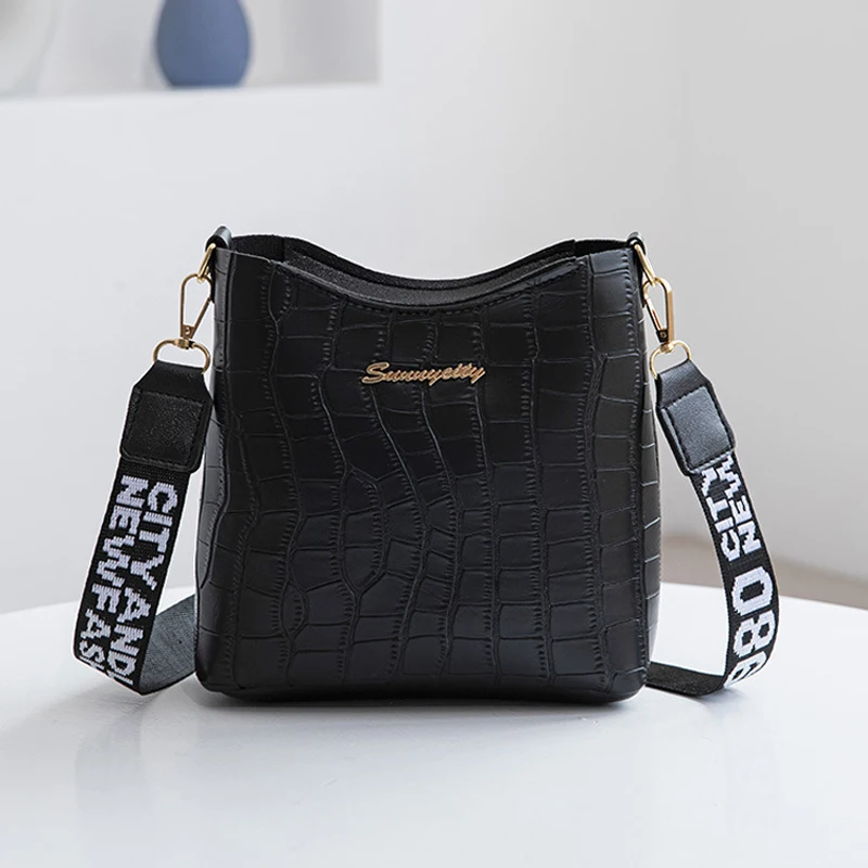 Fashion New Women Messenger Bag Crocodile Pu Leather Female Crossbody Shoulder Hand Bag for Women High Quality Ladies Handbags
Fashion New Women Messenger Bag Crocodile Pu Leather Female Crossbody Shoulder Hand Bag for Women High Quality Ladies Handbags