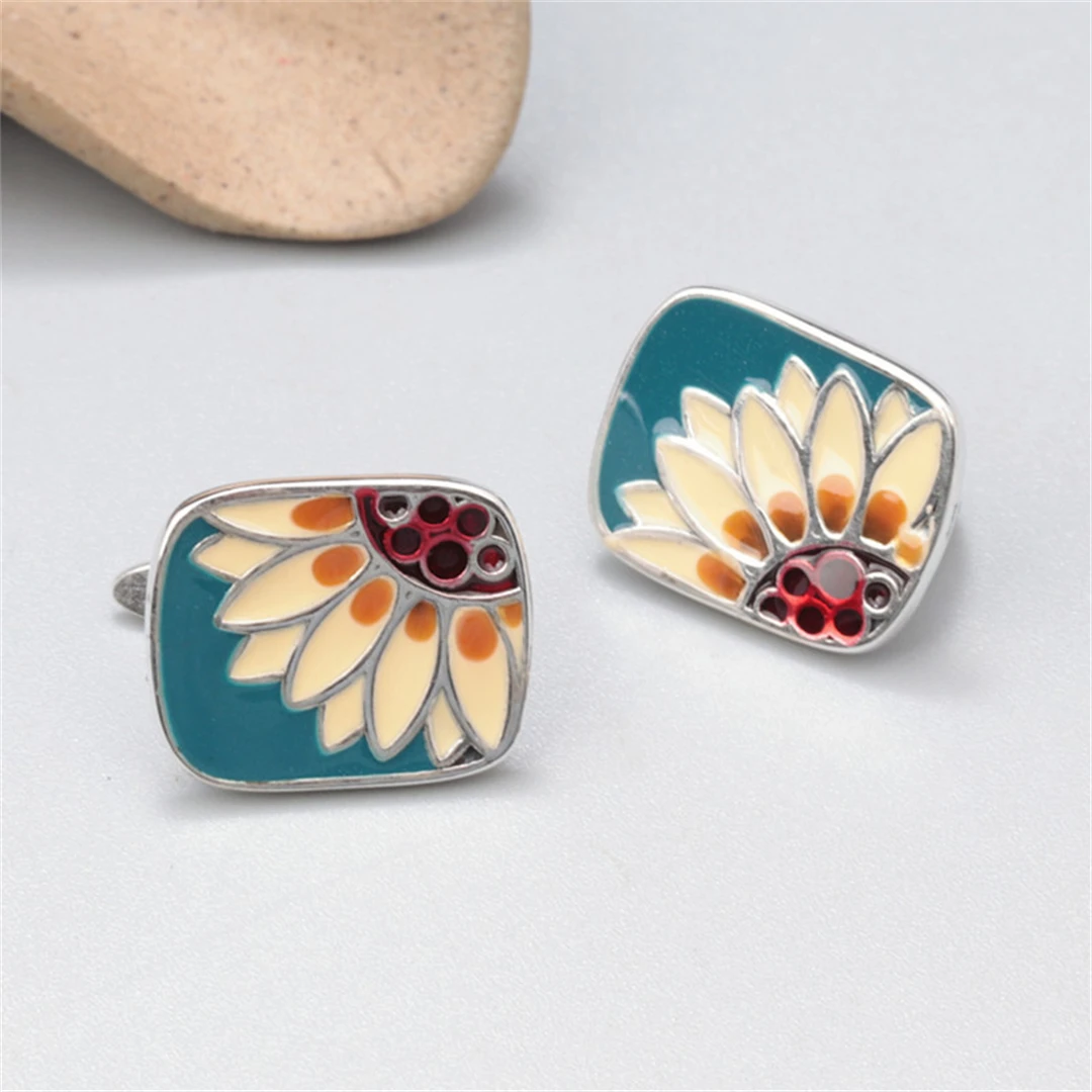 MeiBaPJ S925 Sterling Silver Small Daisy Square Dropping Glue Technology Ear Buckle Fine Fashion Weddings Jewelry for Women SY
MeiBaPJ S925 Sterling Silver Small Daisy Square Dropping Glue Technology Ear Buckle Fine Fashion Weddings Jewelry for Women SY