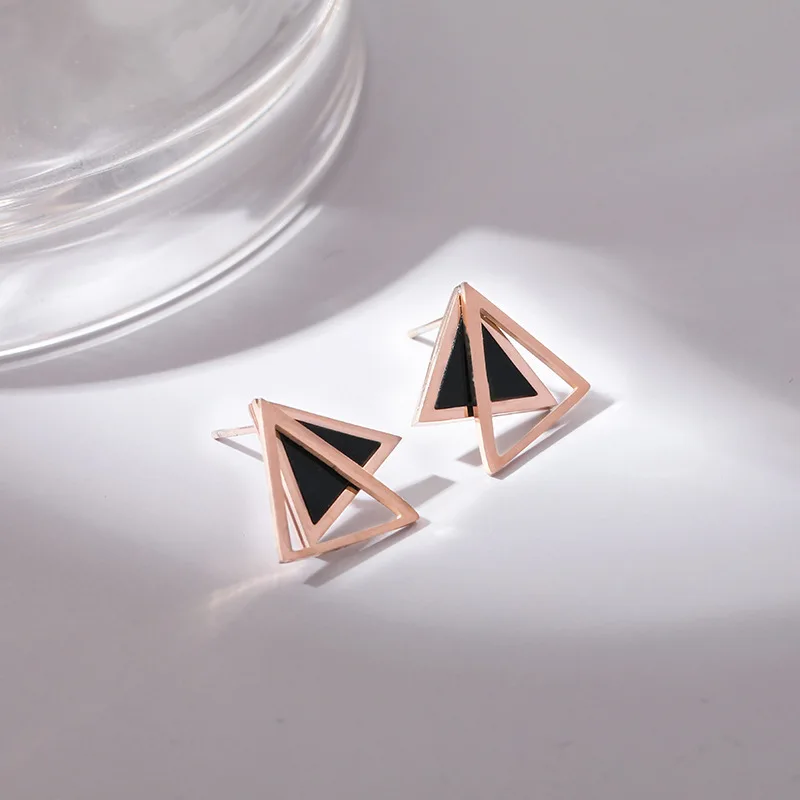 2022 New Triangular Geometric Simple Titanium Steel Earrings Small Fresh Fashion Trend Single Product Ear Jewelry For Wome
2022 New Triangular Geometric Simple Titanium Steel Earrings Small Fresh Fashion Trend Single Product Ear Jewelry For Wome