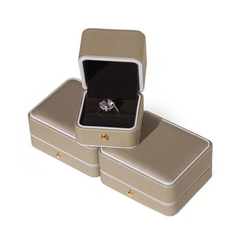 Leather Jewelry Ring Box Pendant Holder Gift Packaging Storage Portable Display Travel Jewellery Organizer for Wedding Propose
Leather Jewelry Ring Box Pendant Holder Gift Packaging Storage Portable Display Travel Jewellery Organizer for Wedding Propose