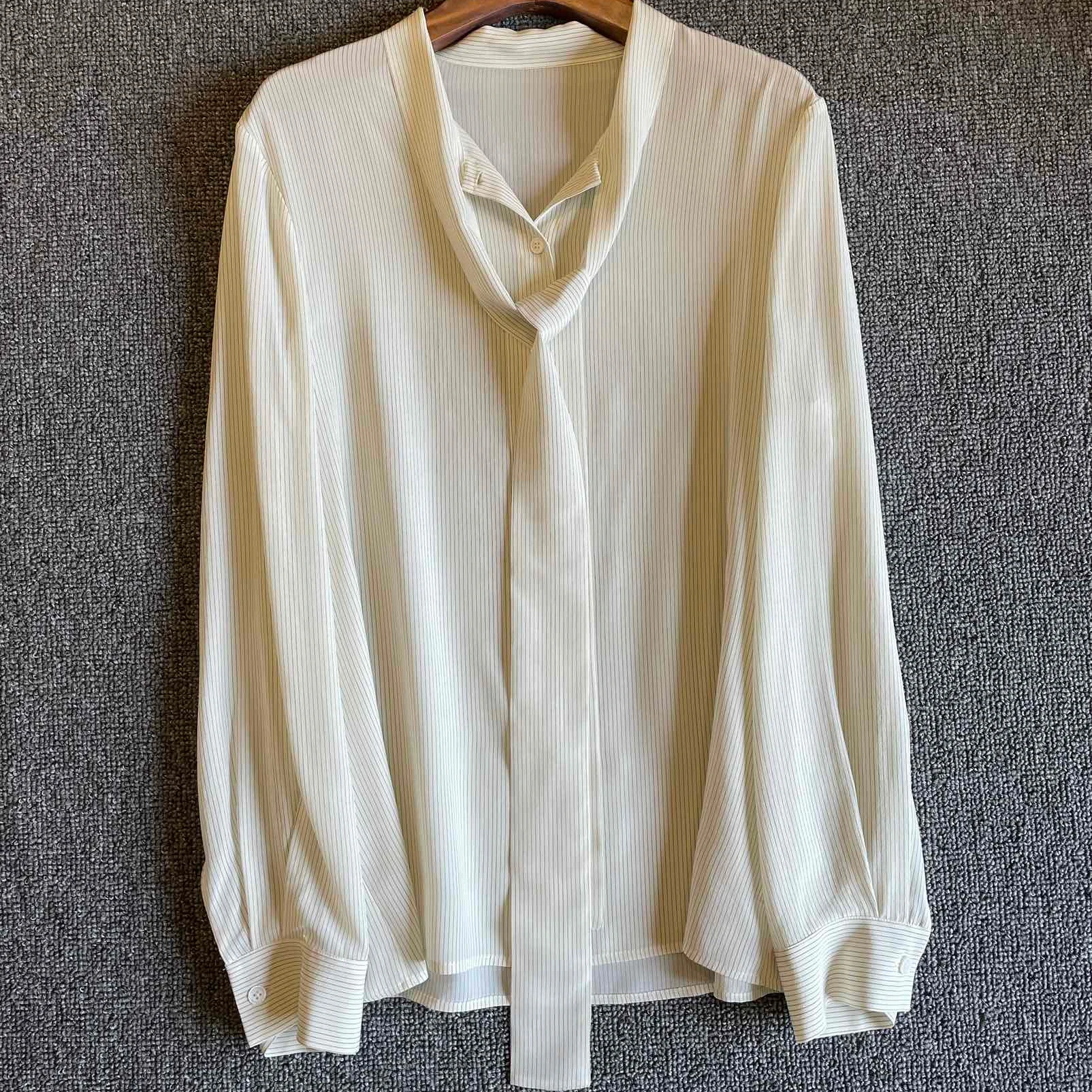Spring 2022 Delicate Printed Striped Silk Lace-up Shirt Women Tops Womens Shirts
Spring 2022 Delicate Printed Striped Silk Lace-up Shirt Women Tops Womens Shirts