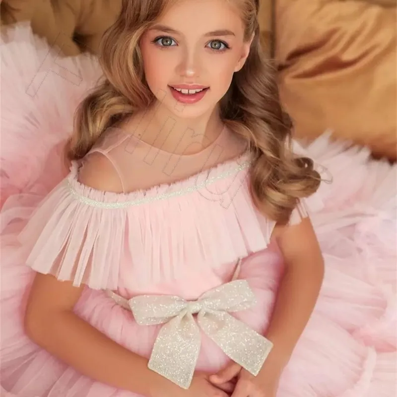 Tiered Pink Flower Girls Dresses for Wedding with Bow Short Sleeves Pageant Party Kids Formal Wear Princess Birthday Gowns
Tiered Pink Flower Girls Dresses for Wedding with Bow Short Sleeves Pageant Party Kids Formal Wear Princess Birthday Gowns