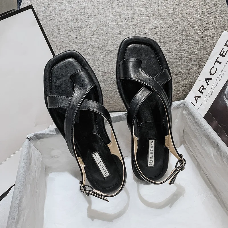 Lisapie Summer 2022 women's black sandals New flats fashion outside wear designer trend clip toe girls shoes large size 35-43
Lisapie Summer 2022 women's black sandals New flats fashion outside wear designer trend clip toe girls shoes large size 35-43