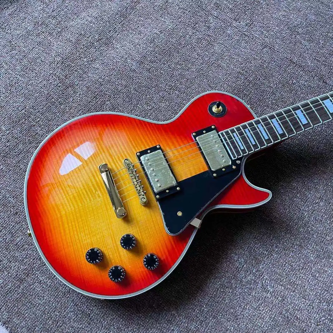 Sunburst Custom electric guitar with black pickguard Tiger Flame maple top gitaar
Sunburst Custom electric guitar with black pickguard Tiger Flame maple top gitaar