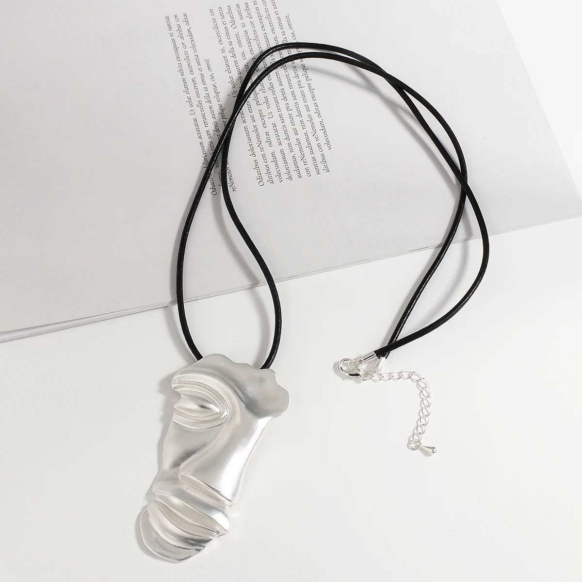 Amorcome Abstract Human Head Necklace Half Face Pendant Black Leather Chain Necklace Kpop Hip Hop Jewelry Collares Mujer
Amorcome Abstract Human Head Necklace Half Face Pendant Black Leather Chain Necklace Kpop Hip Hop Jewelry Collares Mujer