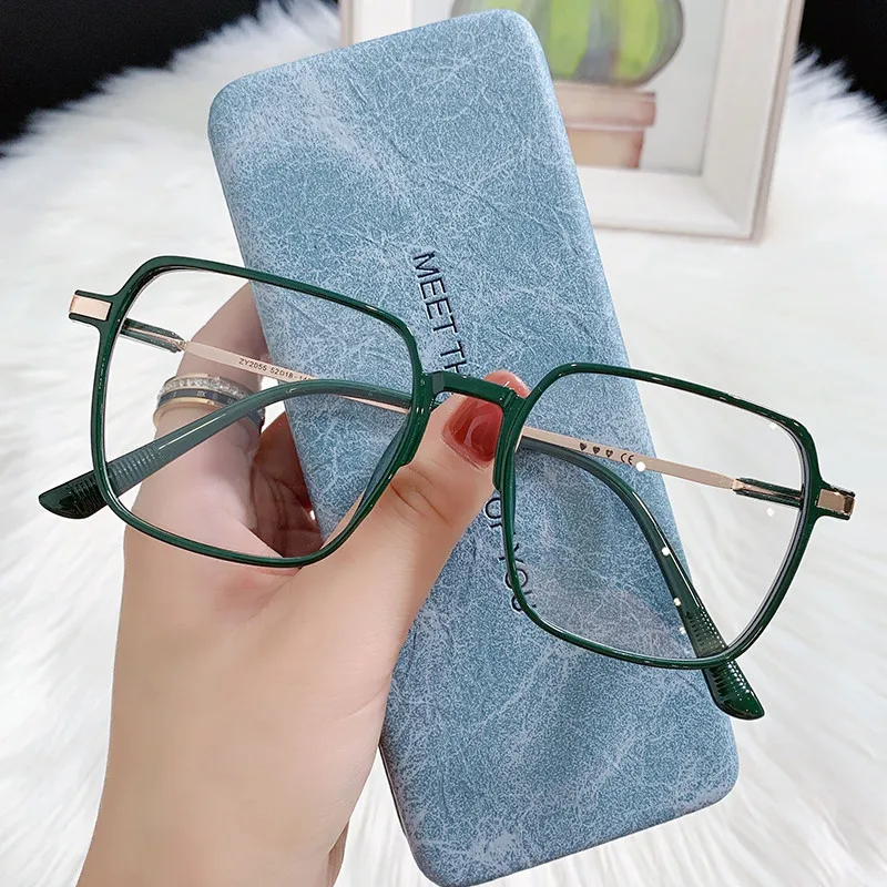 New ANTI-Blue Light Korean Version Blocking Glasses Fashion Square Colorful Plain Mirror Myopia Glasses Wholesale
New ANTI-Blue Light Korean Version Blocking Glasses Fashion Square Colorful Plain Mirror Myopia Glasses Wholesale