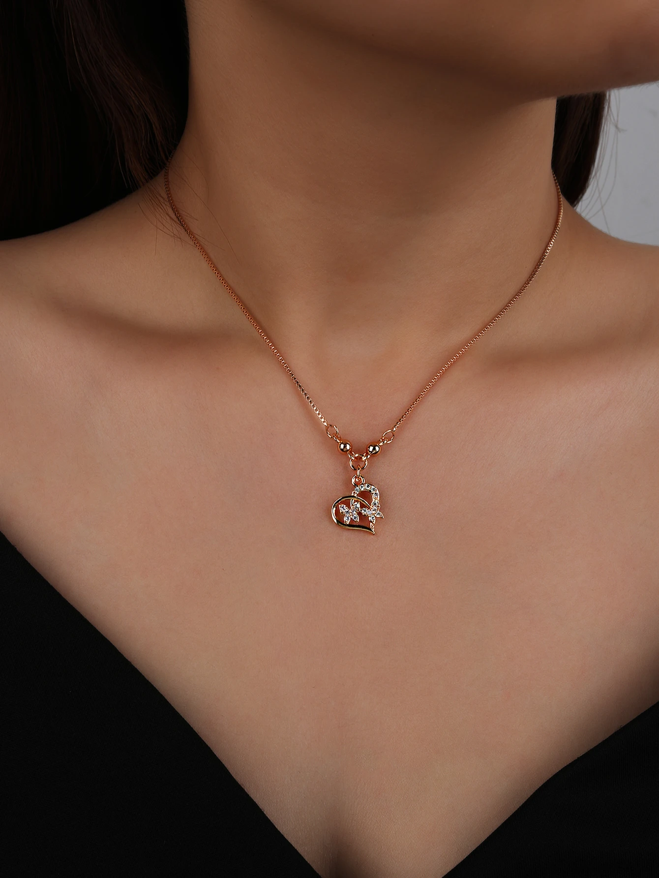 2023 New Fashion Personalized Love Zircon Pendant Necklace For Women Men Design Jewelry Gift
2023 New Fashion Personalized Love Zircon Pendant Necklace For Women Men Design Jewelry Gift