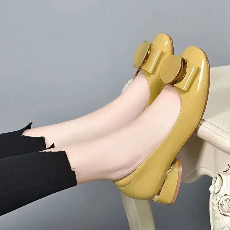 New Women's Pumps Fashion Shallow Slip-on Heels Soft Sole Small Heel Leather Shoes Luxury Shoes High Heels Office Lady Pumps
New Women's Pumps Fashion Shallow Slip-on Heels Soft Sole Small Heel Leather Shoes Luxury Shoes High Heels Office Lady Pumps