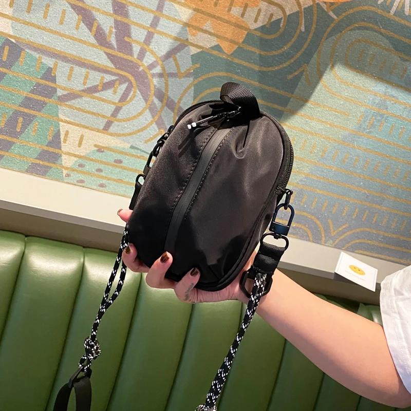 Female Phone Bag Small Sling Bag 2022 Fashion Messenger Bags Nylon Waterproof Shell Sac
Female Phone Bag Small Sling Bag 2022 Fashion Messenger Bags Nylon Waterproof Shell Sac